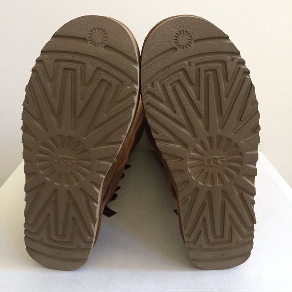 UGG BAILEY BOW II SHIMMER CHESTNUT WATER RESISTANT BOOT US  UGG BAILEY BOW II CHESTNUT WATER RESISTANT BOOTS US 6 / EU 37 / UK 4